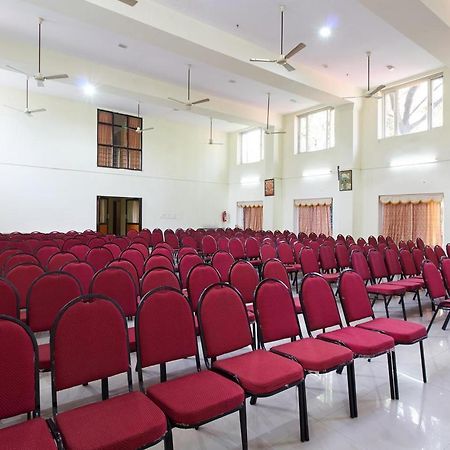 Sree Gokulam Sabari Hotel Chavakkad Exterior foto