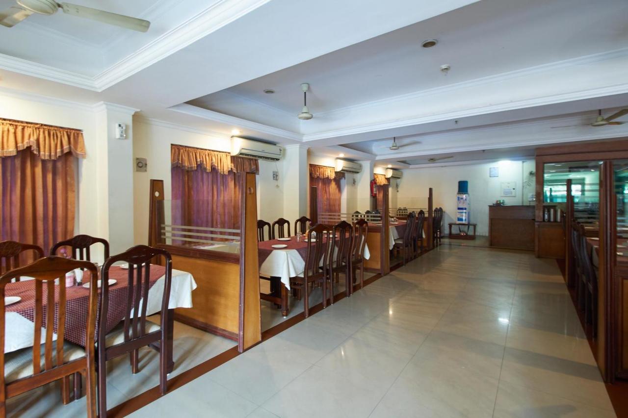 Sree Gokulam Sabari Hotel Chavakkad Exterior foto