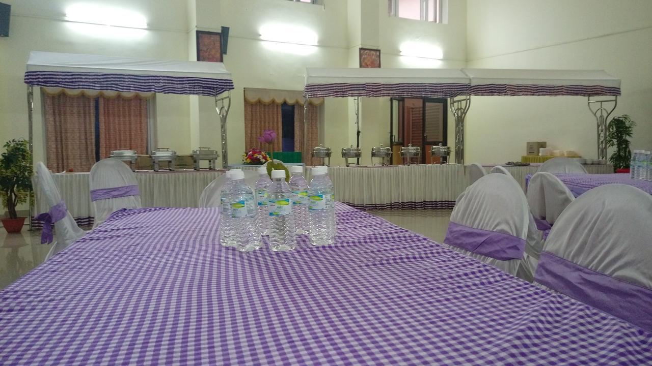 Sree Gokulam Sabari Hotel Chavakkad Exterior foto