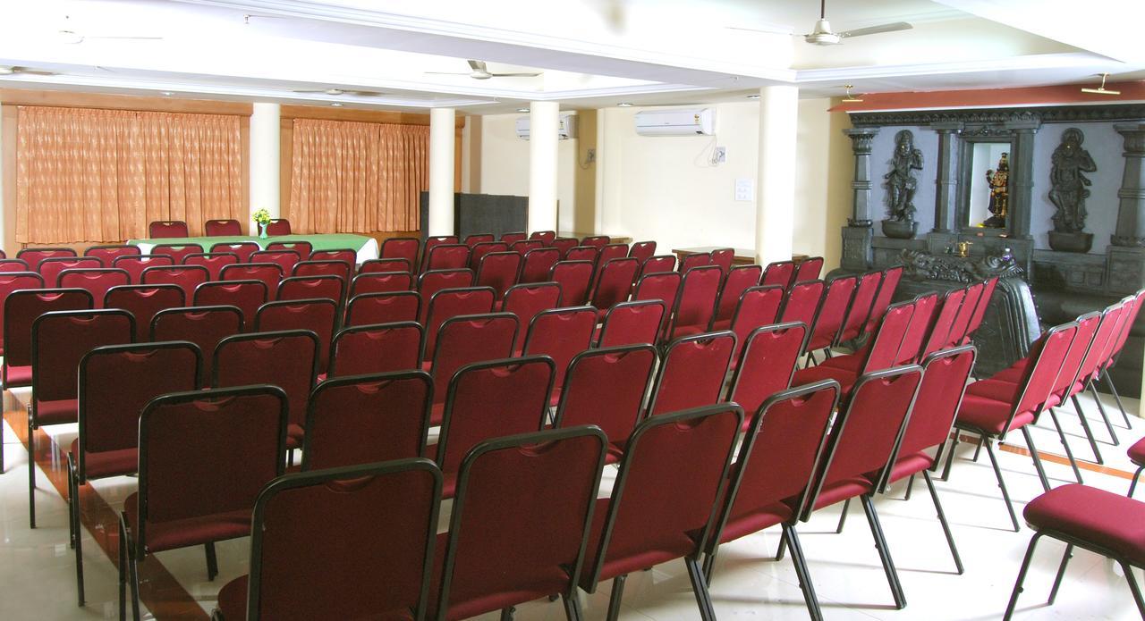 Sree Gokulam Sabari Hotel Chavakkad Exterior foto